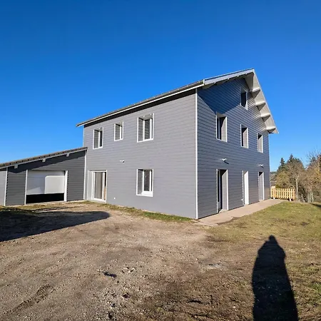 Spacieux Pour 10 Pers. Avec Grand Jardin A Landhaus