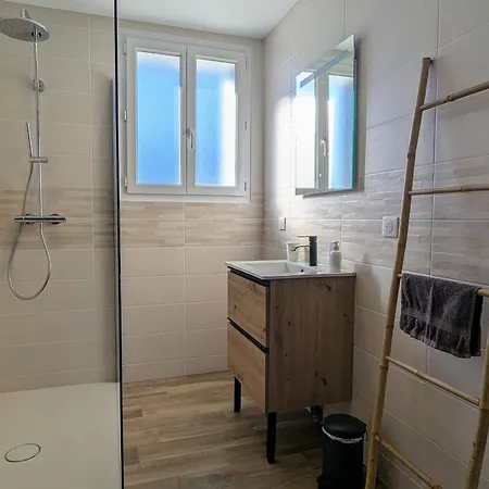 Spacieux Pour 10 Pers. Avec Grand Jardin A Landhaus *