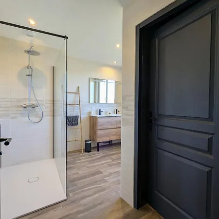 Spacieux Pour 10 Pers. Avec Grand Jardin A - Fr-1-582-528