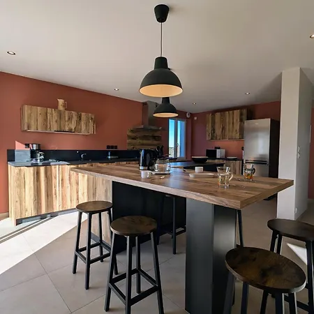 Spacieux Pour 10 Pers. Avec Grand Jardin A Landhaus *