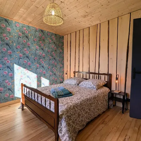 Landhaus Spacieux Pour 10 Pers. Avec Grand Jardin A Tence