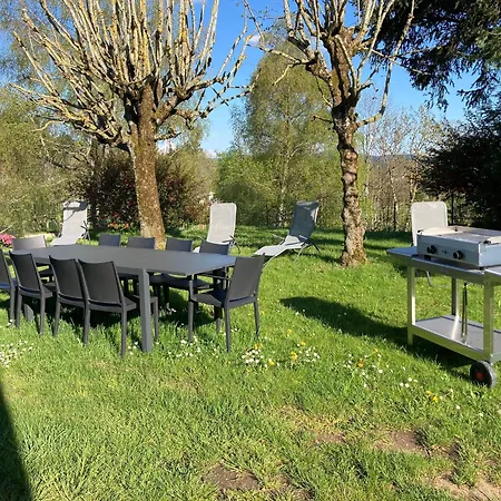 Spacieux Pour 10 Pers. Avec Grand Jardin A Tence